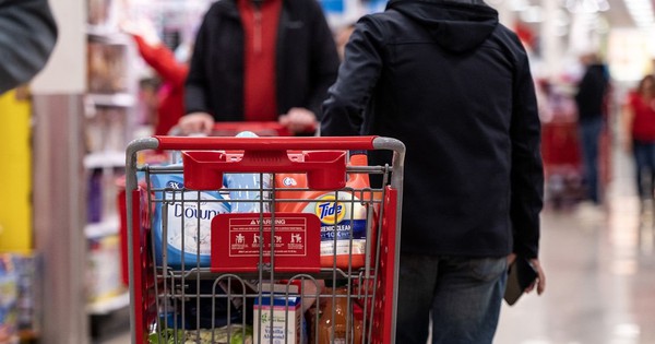 Kiếm tới 5,4 tỷ đồng/năm nhưng nhóm này vẫn oằn mình dưới nửa thập kỷ lạm phát dai dẳng dù sống ở nền kinh tế 3 vạn tỷ USD