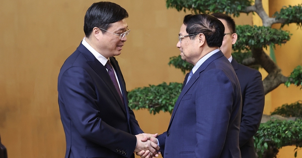 Thủ tướng đề nghị đẩy nhanh kết nối hạ tầng giao thông giữa Việt Nam và Quảng Tây (Trung Quốc)