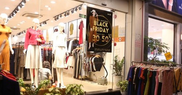 La liệt hàng giảm giá ngày Black Friday, khách vẫn èo uột