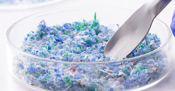 Phát minh ‘hẹn giờ’ cho nhựa tự phân huỷ làm chấn động giới khoa học, tiềm năng giải quyết vấn đề hóc búa bậc nhất hành tinh