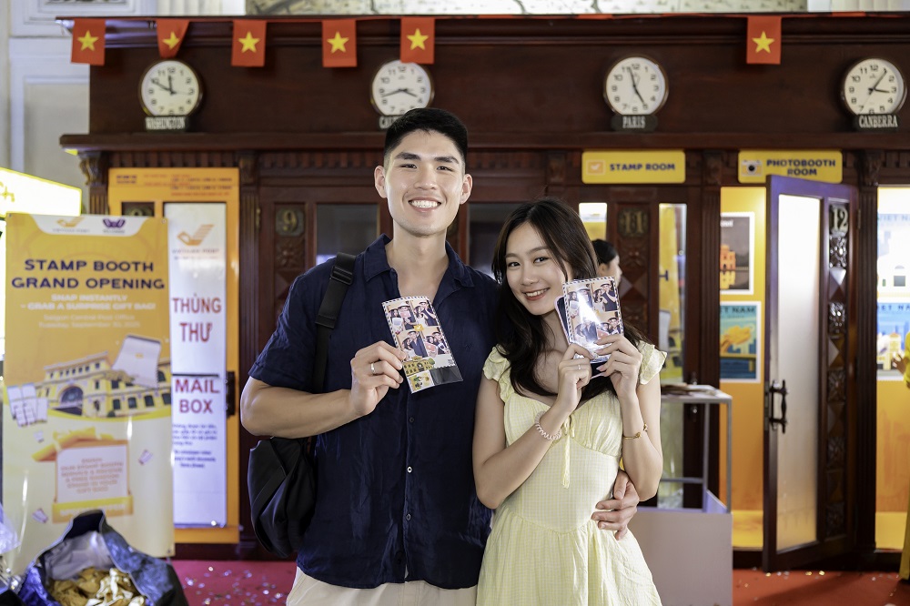 Chiêu hút khách mới của ông lớn Highlands Coffee: Đặt photobooth tại cửa hàng, cứ mua nước là được chụp ảnh free - Ảnh 10