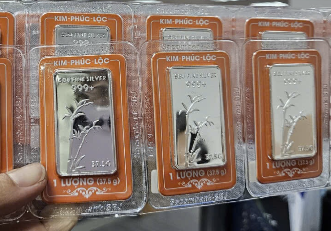 Giá bạc hôm nay 15-11 giảm rất mạnh, giới đầu tư "sốc nặng" - Ảnh 1