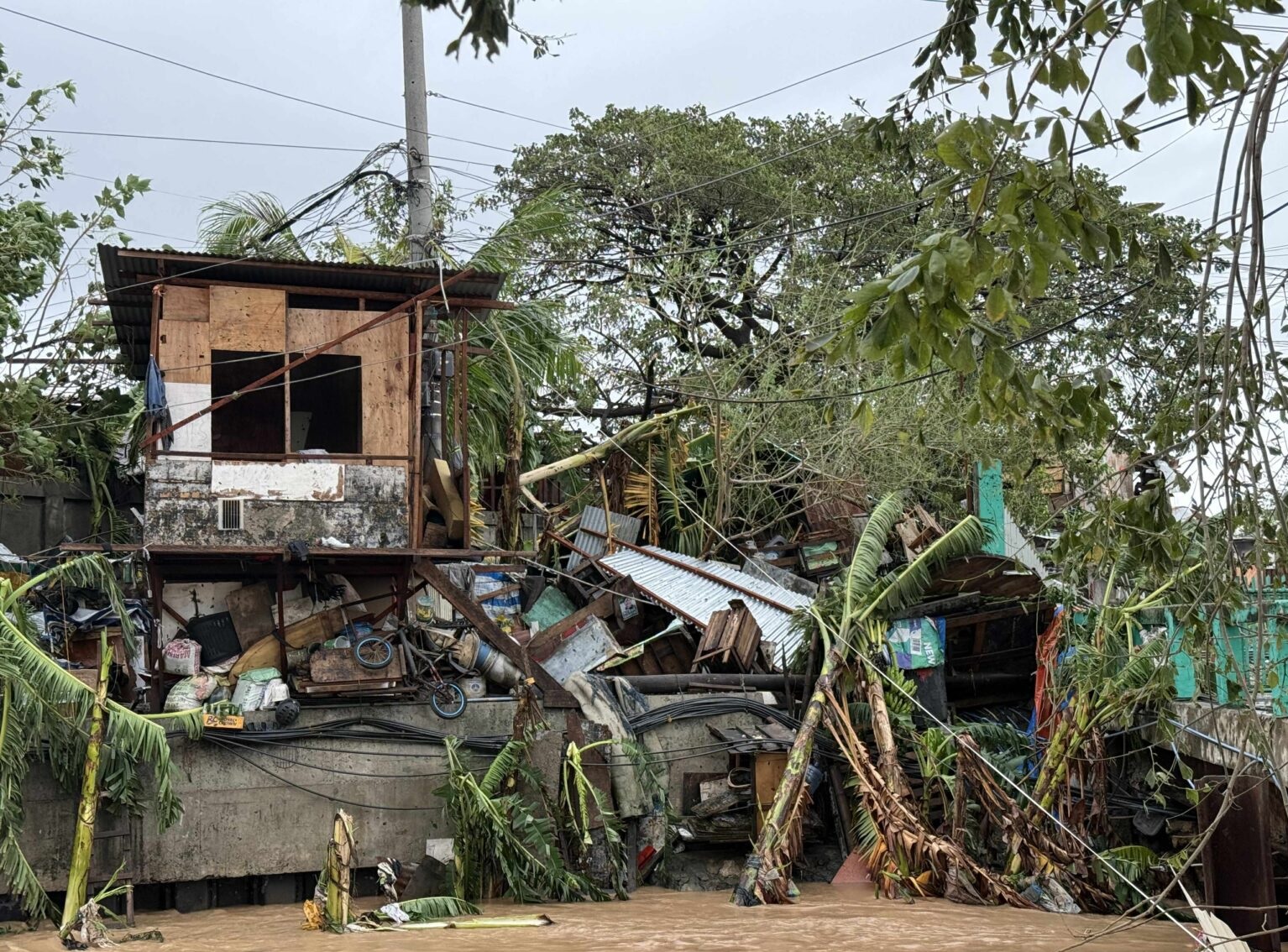 Bão Kalmaegi đổ bộ lần 4, Philippines đối mặt siêu bão mới - Ảnh 3