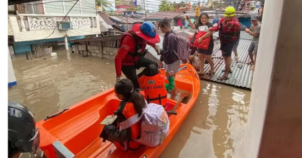 Bão số 15 Koto hoành hành, đe dọa gần 8.000 trường học ở Philippines