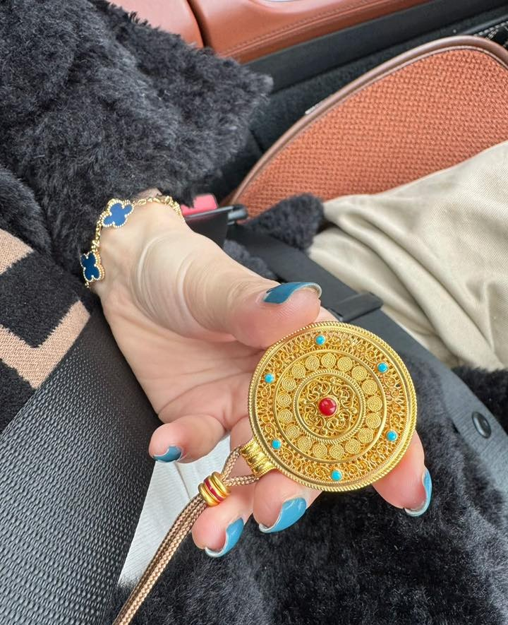 Cửa hàng vàng khiến 1,4 tỷ dân Trung Quốc lùng mua đến vỡ trận - Ảnh 4