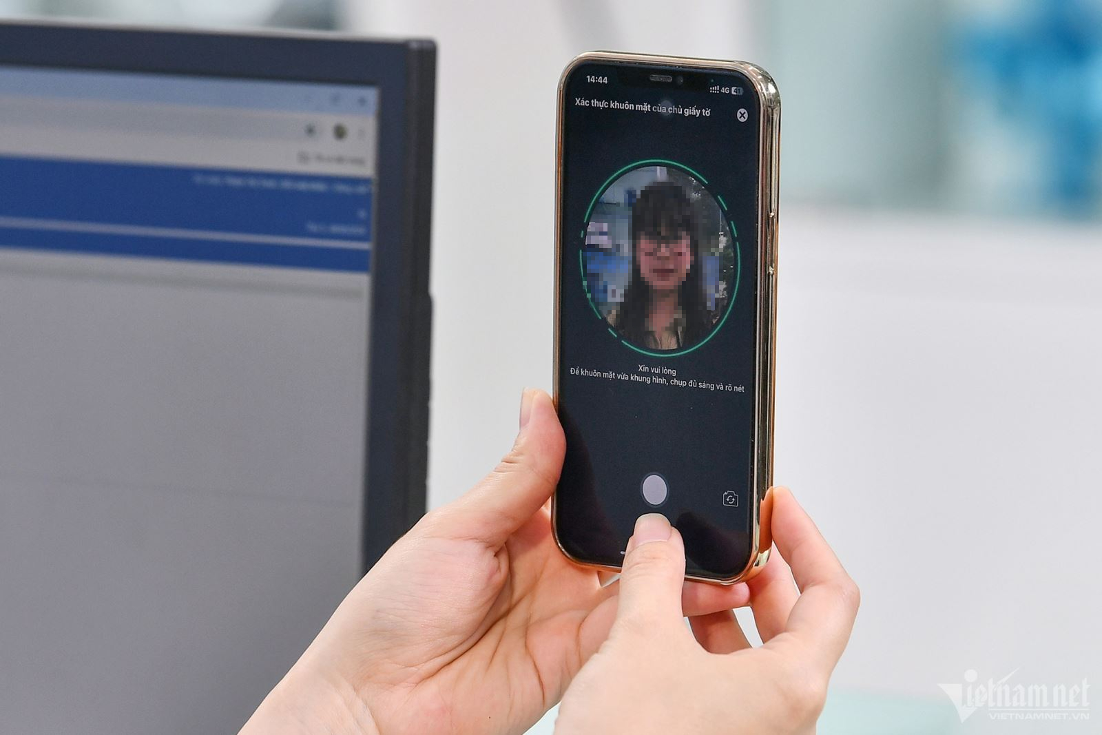 Đang xác minh khuôn mặt và CCCD, cặp vợ chồng tá hỏa phát hiện tài khoản ngân hàng "bốc hơi" hơn 500 triệu đồng - Ảnh 1