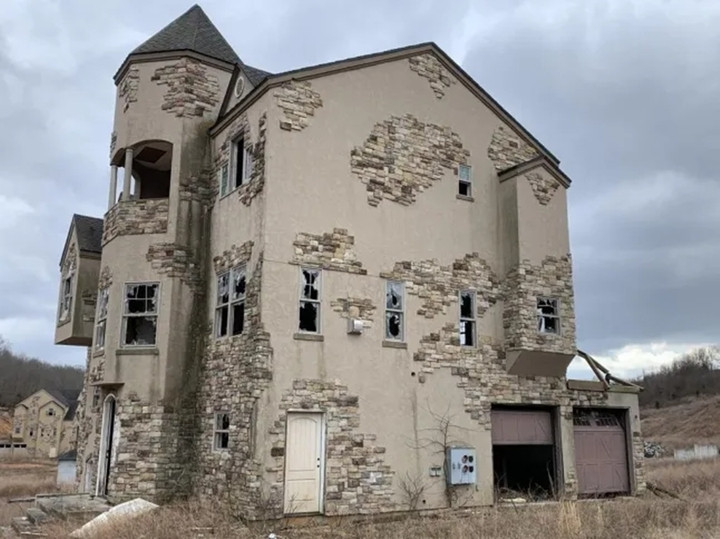 Có gì trong khu nghỉ dưỡng 1,6 tỷ USD bị bỏ hoang hơn thập kỷ? - Ảnh 2