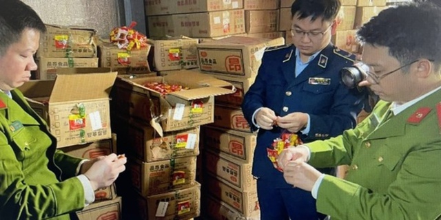 Thông tin mới nhất về hàng giả, hàng nhái mà tất cả người dân cần nắm rõ - Ảnh 1