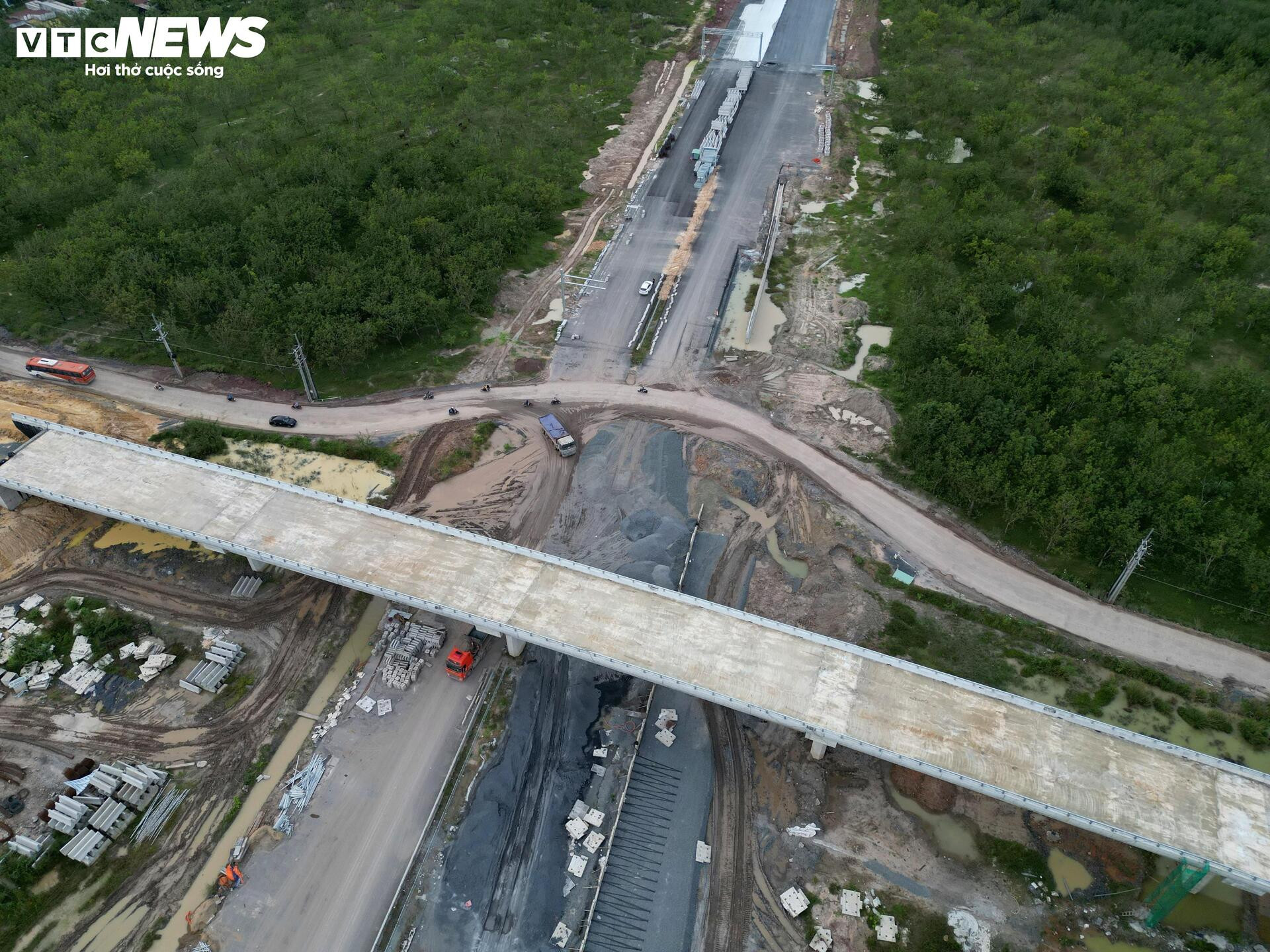 Cận kề ngày thông xe, cao tốc Biên Hòa - Vũng Tàu qua Đồng Nai hiện ra sao? - Ảnh 11