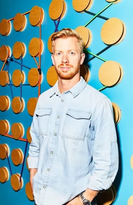 CEO trang web 'hiện tượng mạng' 35 tỷ USD chính thức trở thành tỷ phú sau 20 năm đồng sáng lập - Ảnh 2