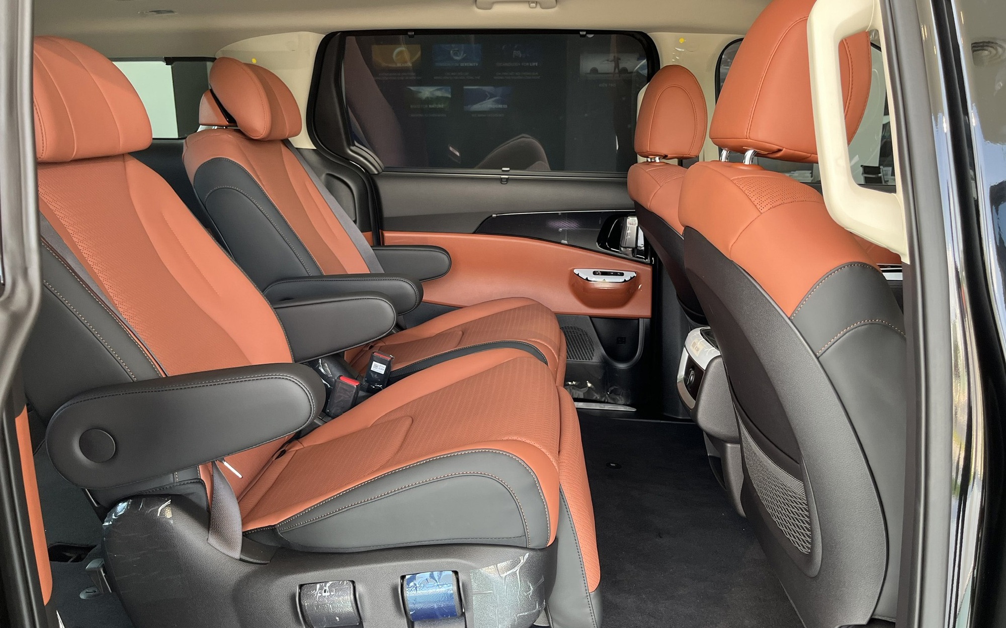 Kia Carnival máy xăng dọn kho giảm giá gần 400 triệu đồng tại đại lý, chạy đều 100km/ngày thì tiền tiết kiệm đủ đổ xăng 6 năm - Ảnh 6