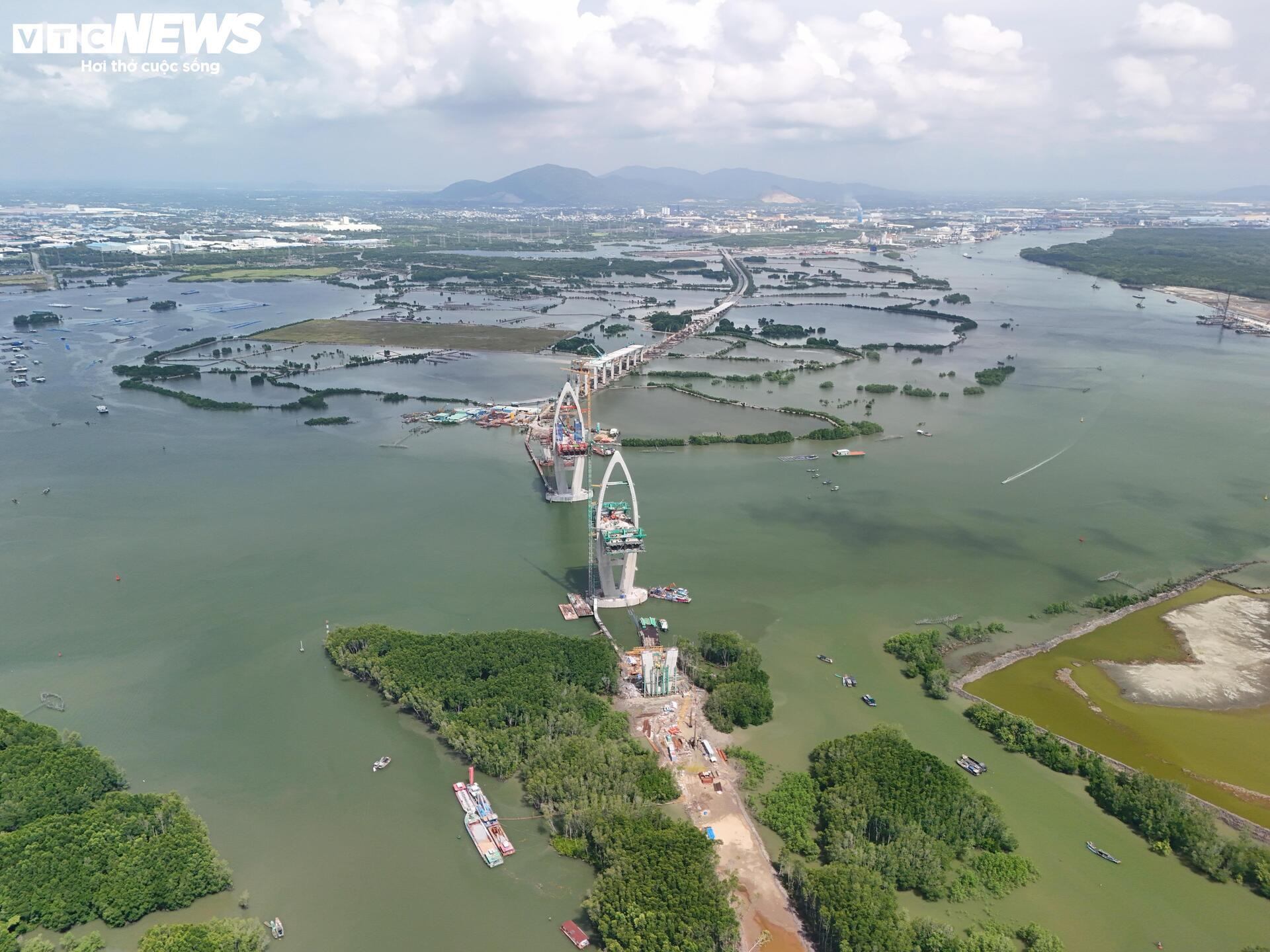 Chưa từng có: Cầu lập kỷ lục Đông Nam Á, nối 2 địa phương giàu nhất Việt Nam vượt tiến độ tới 6 tháng - Ảnh 4