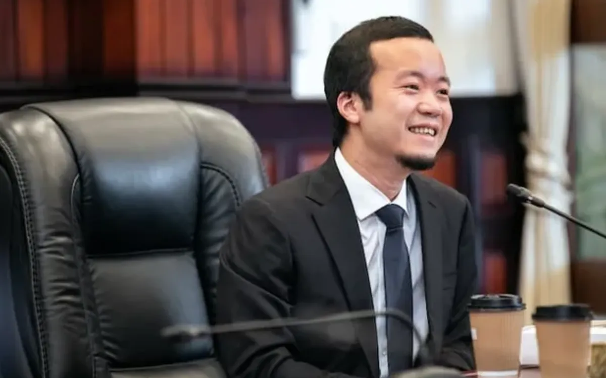 Hé lộ con đường đưa "ông trùm" người Campuchia Chen Zhi dựng nên đế chế lừa đảo - Ảnh 1