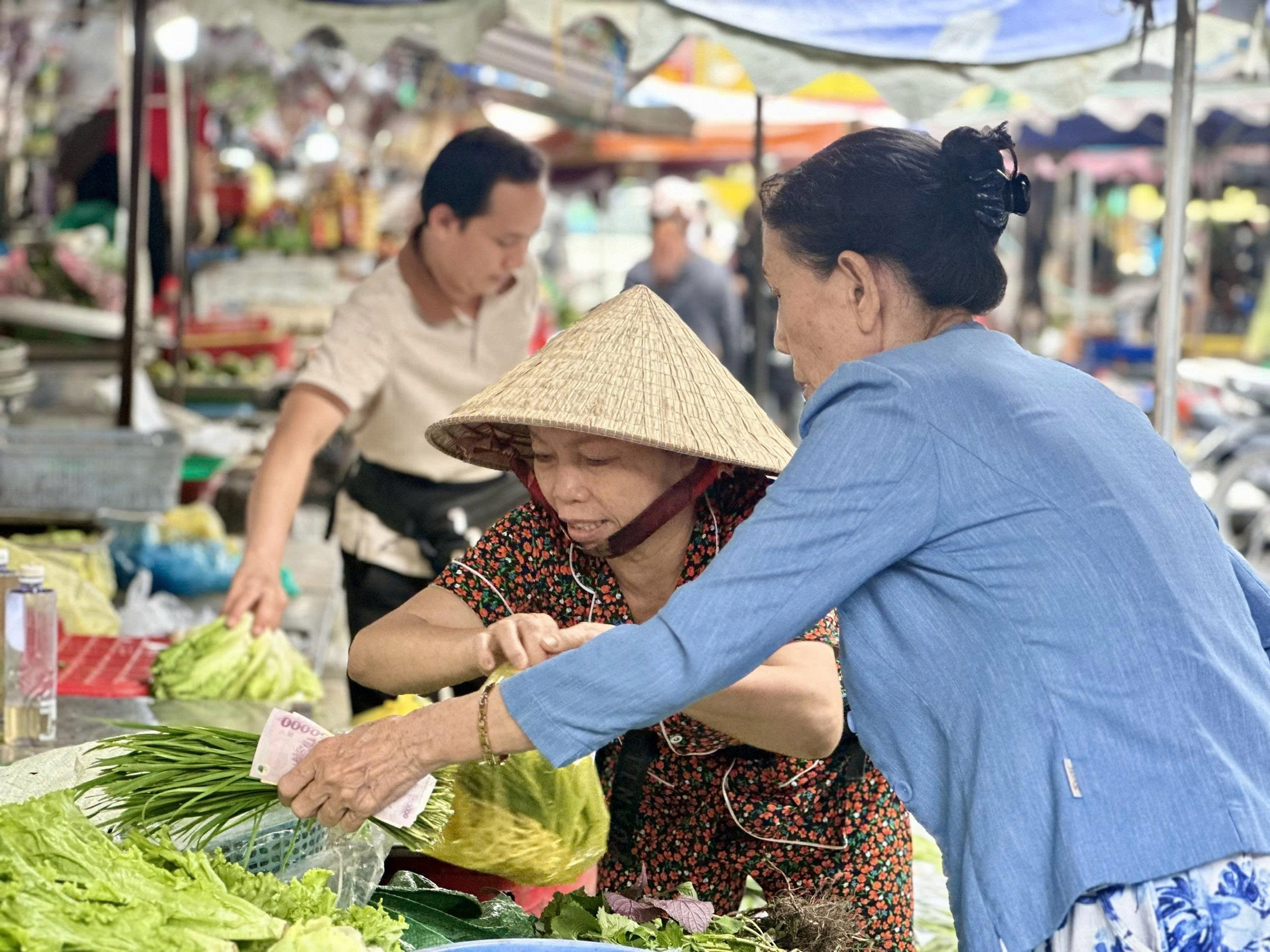 Kiểm soát lạm phát cuối năm - Ảnh 1