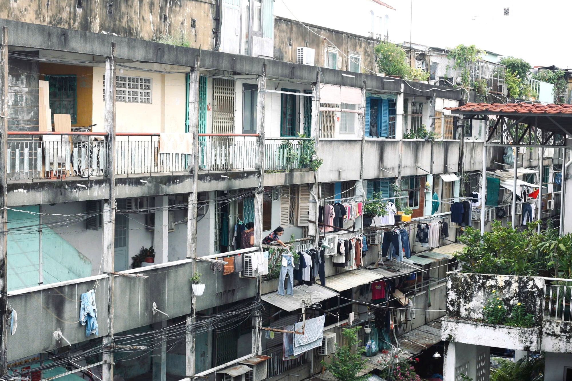 Nỗi niềm bên chung cư cũ - Ảnh 1