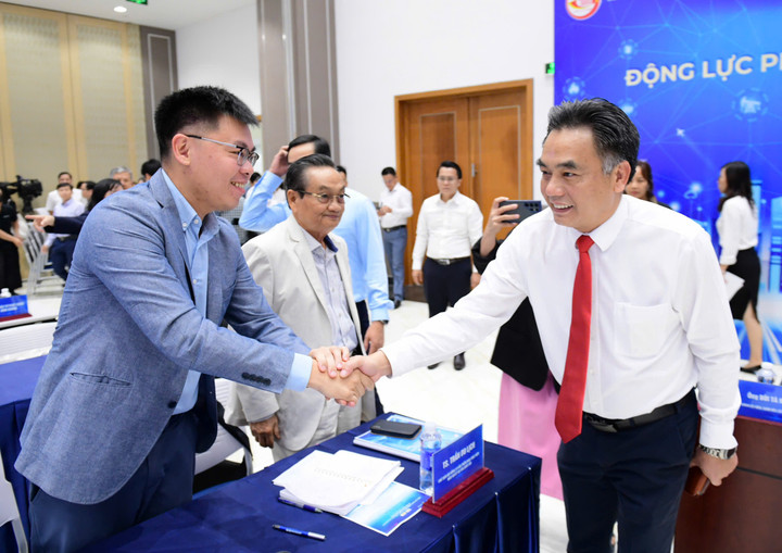 Chuyên gia, nhà khoa học làm việc ở TP.HCM được hưởng lương đến 100 triệu/tháng - Ảnh 1