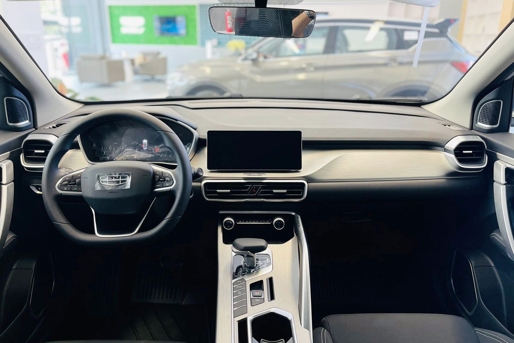 Dưới 500 triệu đồng mua SUV đô thị chọn Geely Coolray, Kia Sonet hay Hyundai Venue, bảng này sẽ giúp bạn dễ tìm được mẫu phù hợp - Ảnh 4