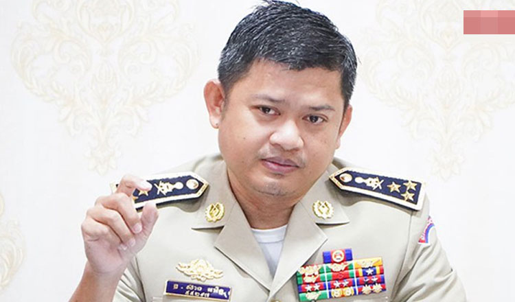 Trung tướng cảnh sát 29 tuổi lăng mạ cấp dưới vì... phải ký quá nhiều giấy tờ: Bộ Nội vụ Campuchia vào cuộc - Ảnh 1