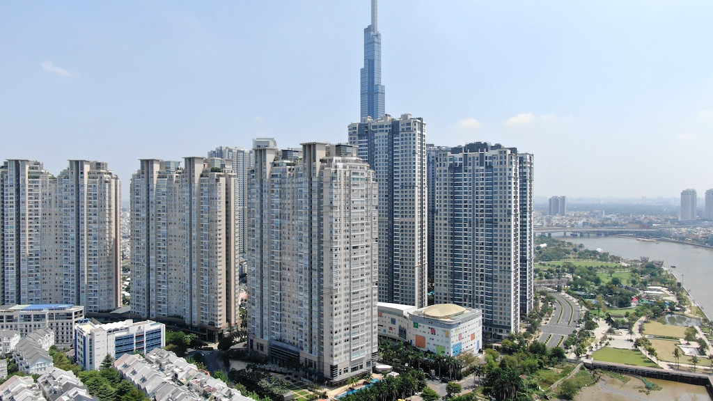 Loạt tuyến phố ở TPHCM 'gánh' hàng trăm tòa chung cư - Ảnh 10