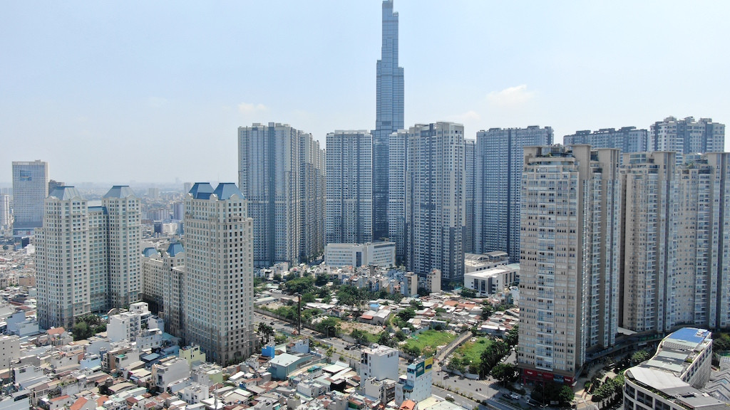 Loạt tuyến phố ở TPHCM 'gánh' hàng trăm tòa chung cư - Ảnh 6