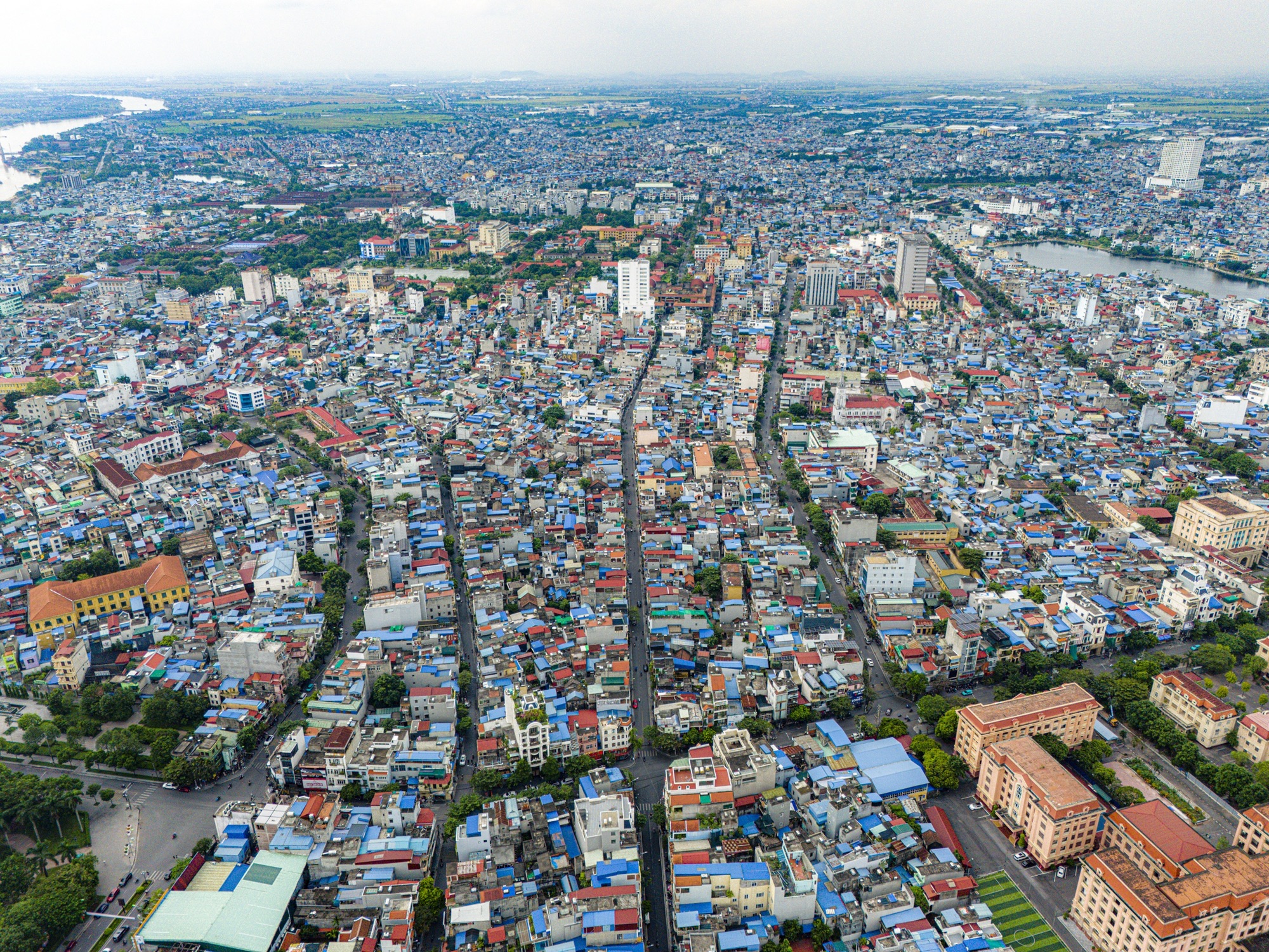 Tỉnh sở hữu "vịnh Hạ Long trên cạn" sắp trở thành thành phố trực thuộc Trung ương đang tìm chủ cho 6 dự án bất động sản - Ảnh 1
