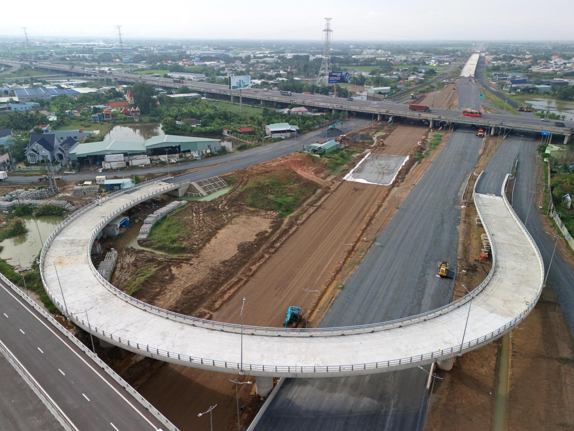 Toàn cảnh Vành đai 3 TP.HCM đoạn qua Tây Ninh tăng tốc về đích - Ảnh 11