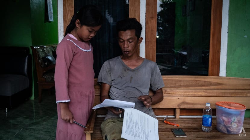 Kiếm không nổi 1 triệu đồng/tháng, hàng triệu dân nghèo Đông Nam Á chọn xuất khẩu lao động để đổi đời: Cái giá của “xây được nhà, mua được xe” - Ảnh 9