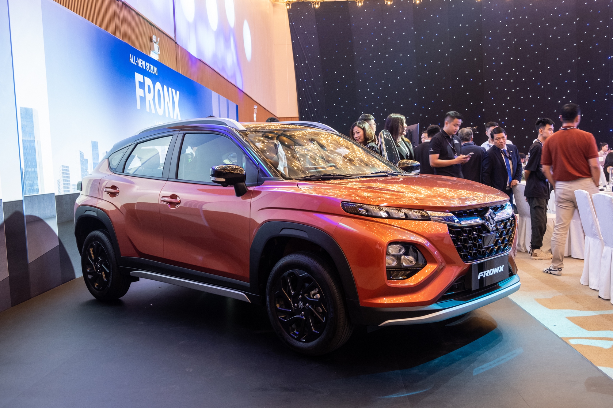 8 xe ra mắt Việt Nam tháng 10/2025: Rẻ nhất 520 triệu đồng, đắt nhất hơn 13 tỷ đồng, từ sedan đến SUV, đủ động cơ xăng điện và hybrid - Ảnh 14