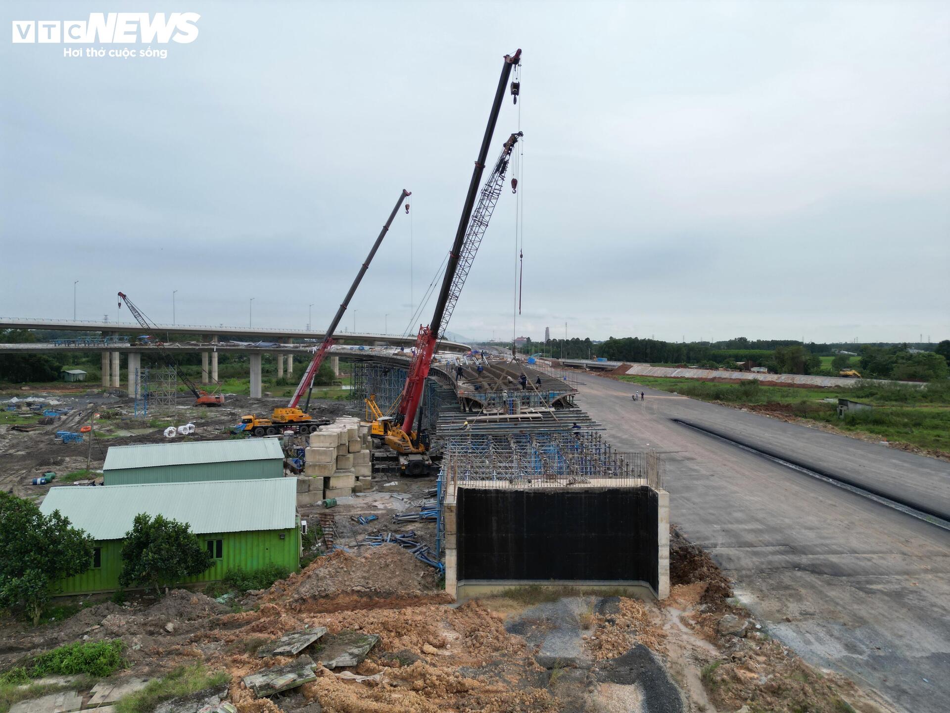 Toàn cảnh tuyến đường nối sân bay Long Thành trước ngày thông xe - Ảnh 17