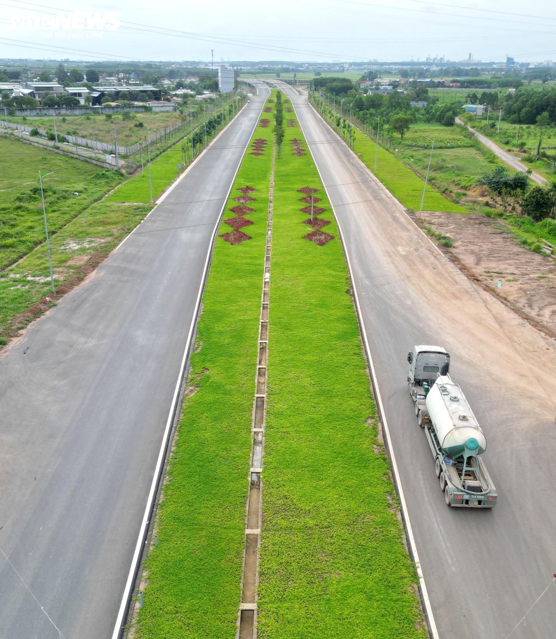 Toàn cảnh tuyến đường nối sân bay Long Thành trước ngày thông xe - Ảnh 6