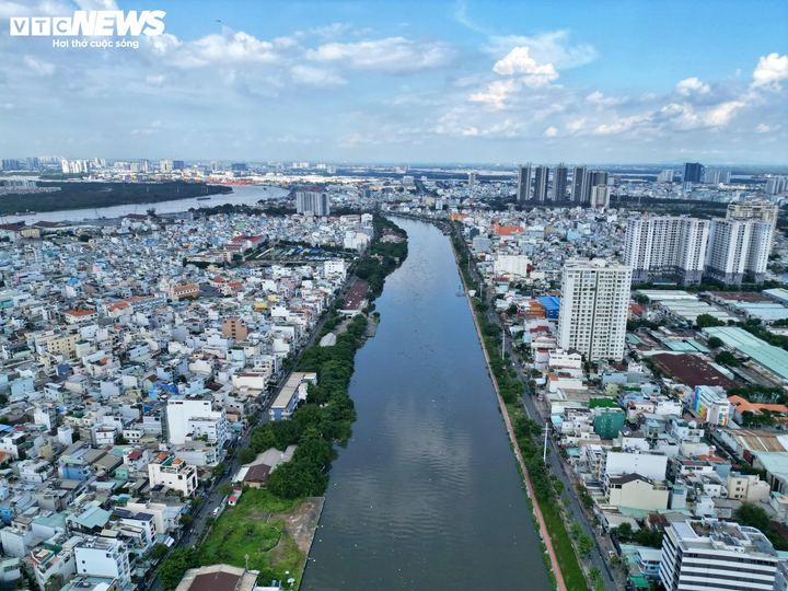 TP.HCM chi hơn 22 nghìn tỷ đồng cải tạo các điểm đen kẹt xe, ngập nước - Ảnh 1