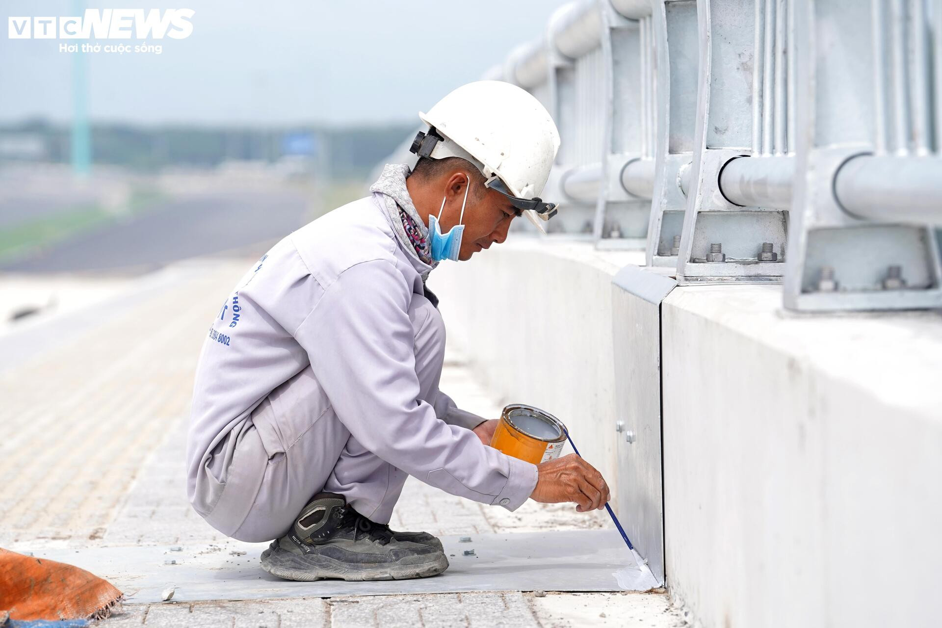 Tấp nập thi công đường ven biển 7.000 tỷ nối TP.HCM - Lâm Đồng - Ảnh 7