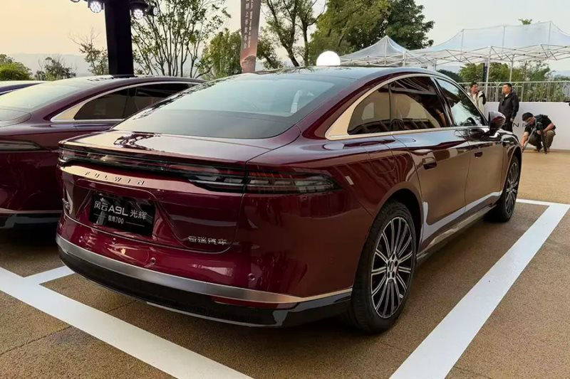 Hãng xe xây nhà máy tại Việt Nam vừa ra mắt ‘bom tấn’ xe hybrid đi 2.500 km, giá khởi điểm hơn 600 triệu đồng - Ảnh 2