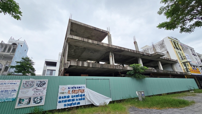 Bỏ chục tỉ mua shophouse ở Đà Nẵng, nhiều người vẫn phải “sống chui” - Ảnh 2