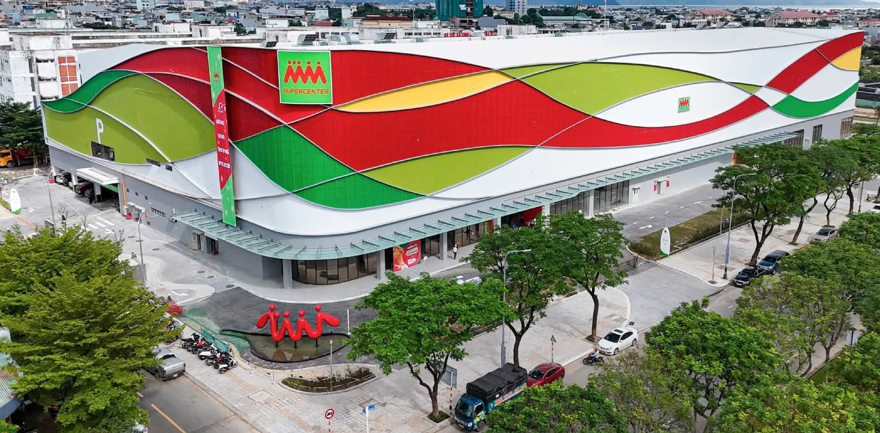 Trung tâm thương mại 20 triệu USD chính thức có mặt tại thành phố đáng sống nhất Việt Nam - Ảnh 2