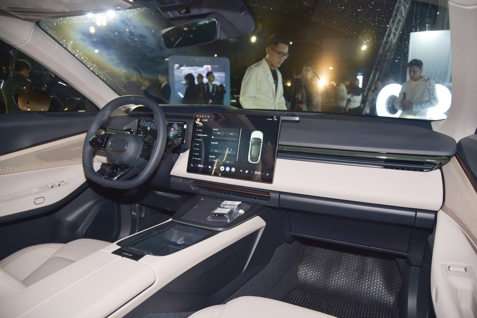 8 xe ra mắt Việt Nam tháng 10/2025: Rẻ nhất 520 triệu đồng, đắt nhất hơn 13 tỷ đồng, từ sedan đến SUV, đủ động cơ xăng điện và hybrid - Ảnh 18