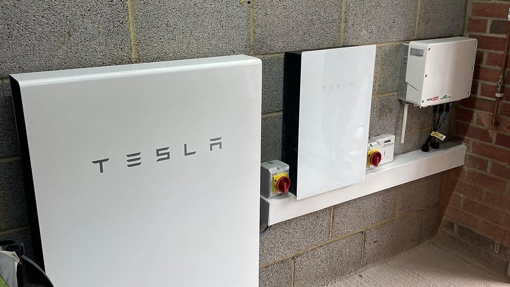 Tesla thu hồi 10.500 thiết bị pin vì lỗi quá nhiệt gây bốc khói, cháy nổ, tham vọng bán sản phẩm khác ngoài xe điện bị ảnh hưởng - Ảnh 2