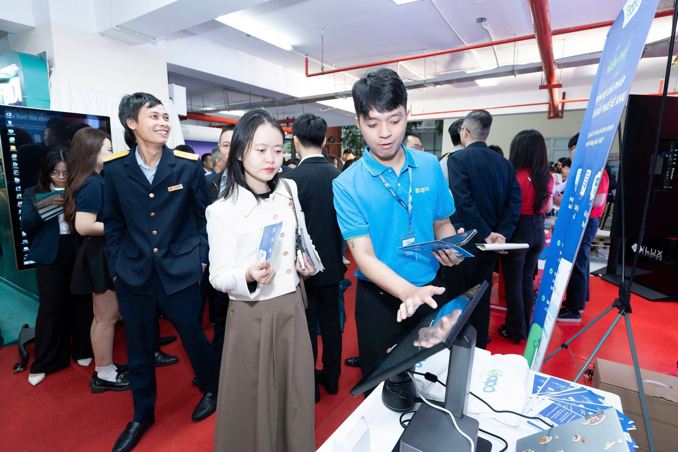 Hộ kinh doanh chuyển kê khai thuế: Thuế Hà Nội khẳng định không phải 'thêm thủ tục' - Ảnh 2