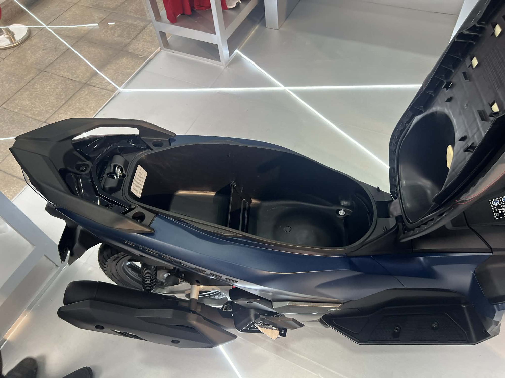 Honda Air Blade 2026 trình làng: nâng cấp lớn, thêm ABS cho bản 125, giá từ 43 triệu đồng - Ảnh 4