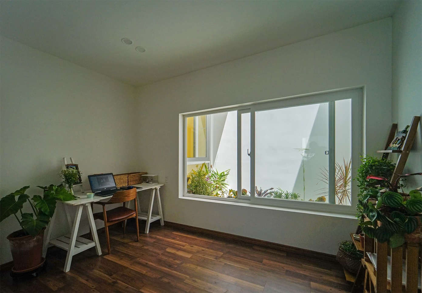 Nhà phố 2,5 tầng tràn ngập ánh sáng tự nhiên - Ảnh 12