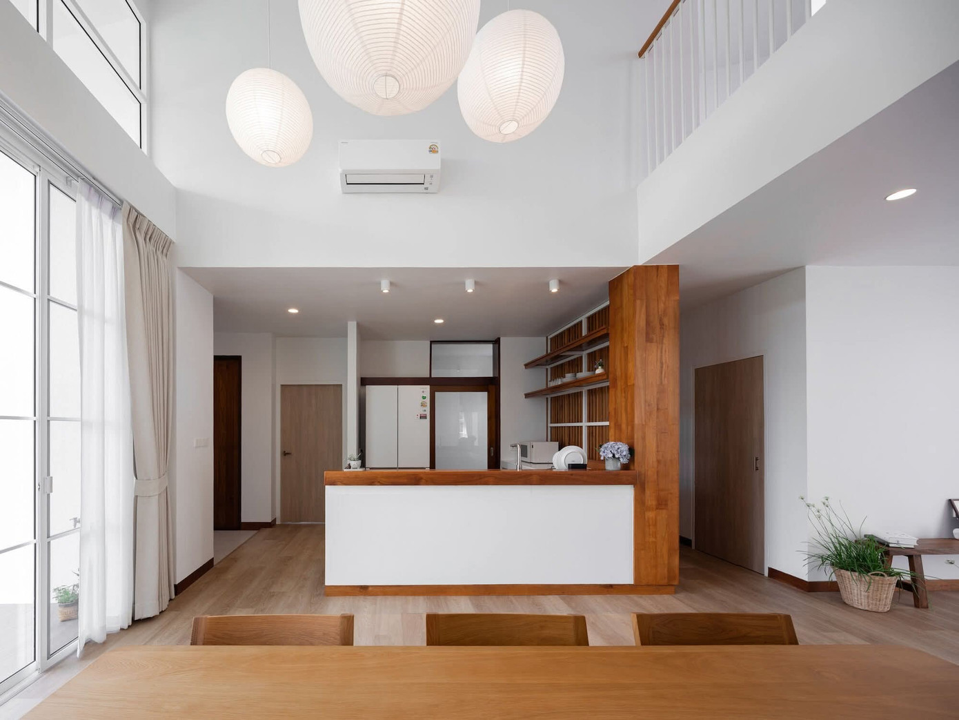 Giải pháp 'xoay nghiêng' nhà giúp không gian luôn thoáng mát - Ảnh 3