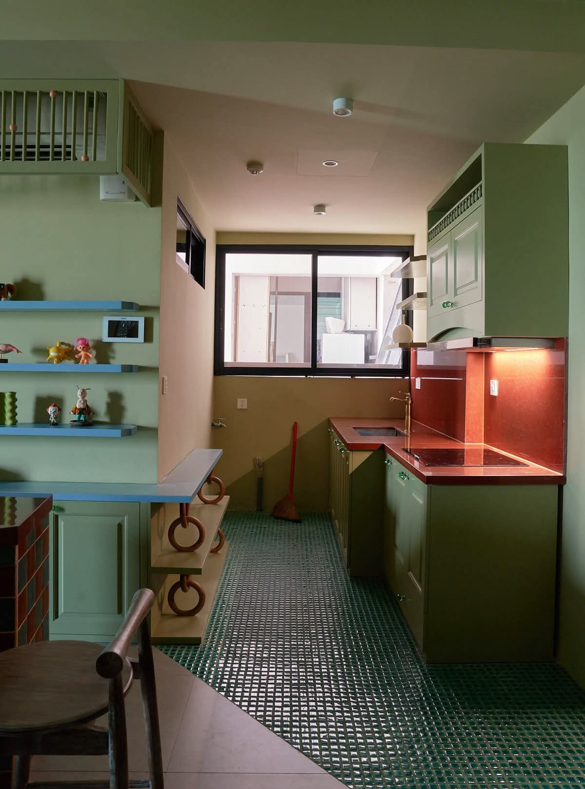 Căn hộ 53m2 rực rỡ màu sắc như thế giới hoạt hình - Ảnh 4