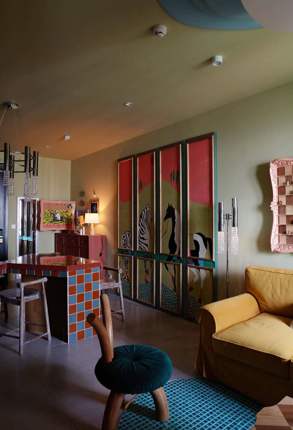 Căn hộ 53m2 rực rỡ màu sắc như thế giới hoạt hình - Ảnh 2