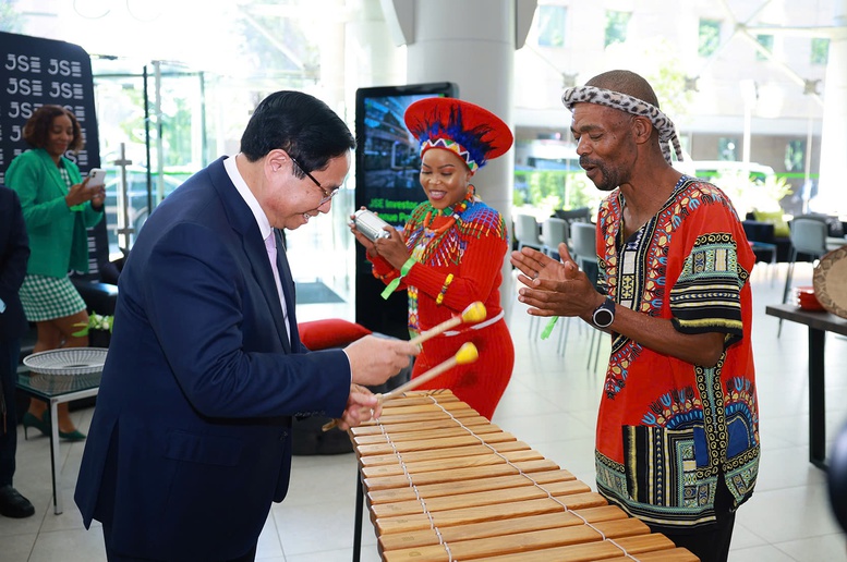 Thủ tướng thăm, làm việc tại thị trường chứng khoán lớn nhất châu Phi - Ảnh 7