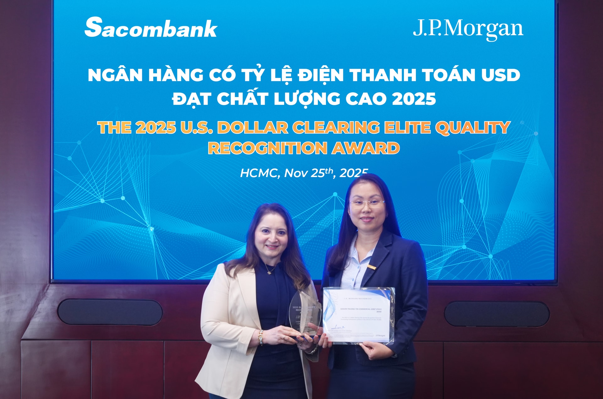 Sacombank nhận giải thưởng từ J.P.Morgan Chase, khẳng định năng lực xử lý điện thanh toán quốc tế hàng đầu tại Việt Nam - Ảnh 1