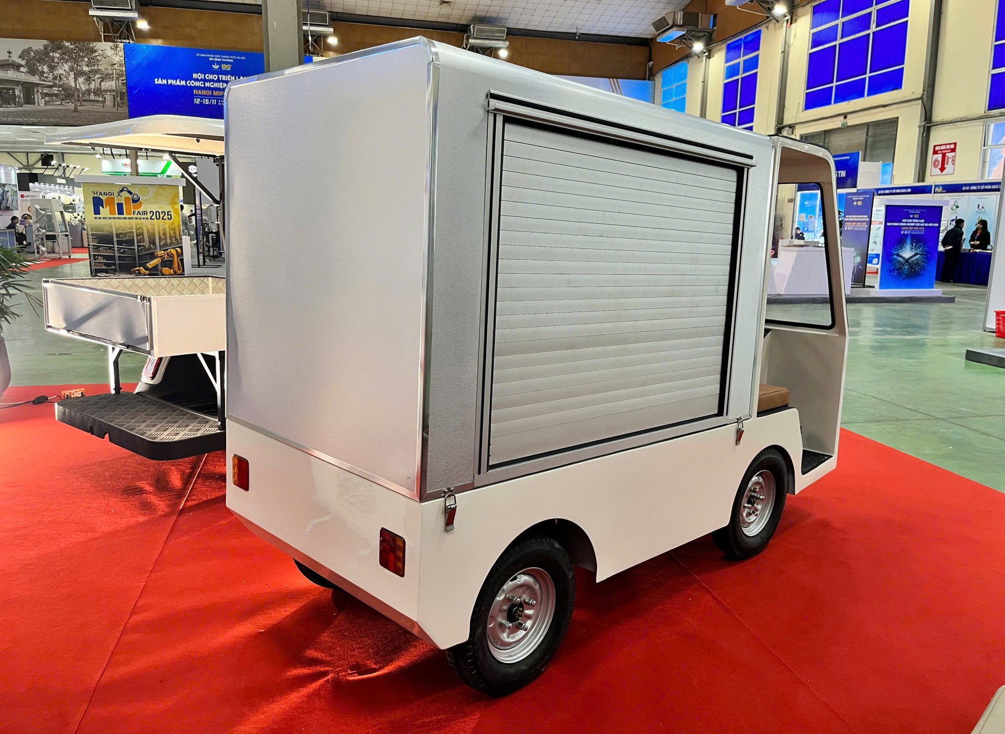 Đây là mẫu xe tải điện mini do người Việt tự thiết kế: Nội địa hoá 70%, giá dự kiến 35 triệu đồng - Ảnh 2