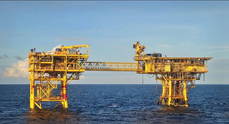 Petrovietnam và Vietsovpetro khánh thành giàn đầu giếng BK-24 - Ảnh 2