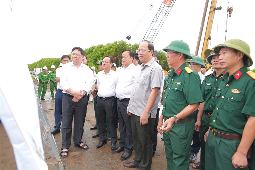 Tiến độ cầu vượt biển hơn 18km, dài nhất Đông Nam Á của Việt Nam sau hơn 3 tháng khởi công - Ảnh 1