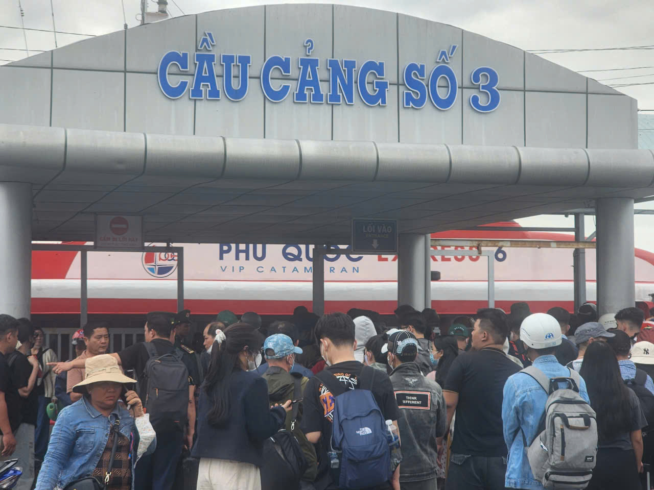 Lý do các hãng tàu cao tốc ra Phú Quốc đua nhau giảm giá - Ảnh 1