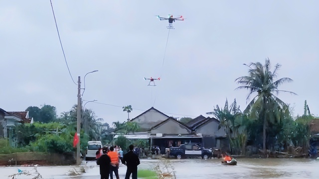 CT Group khẩn trương phát triển UAV kén nổi siêu nặng cứu được nhiều người, nhà robot chống lụt - Ảnh 1